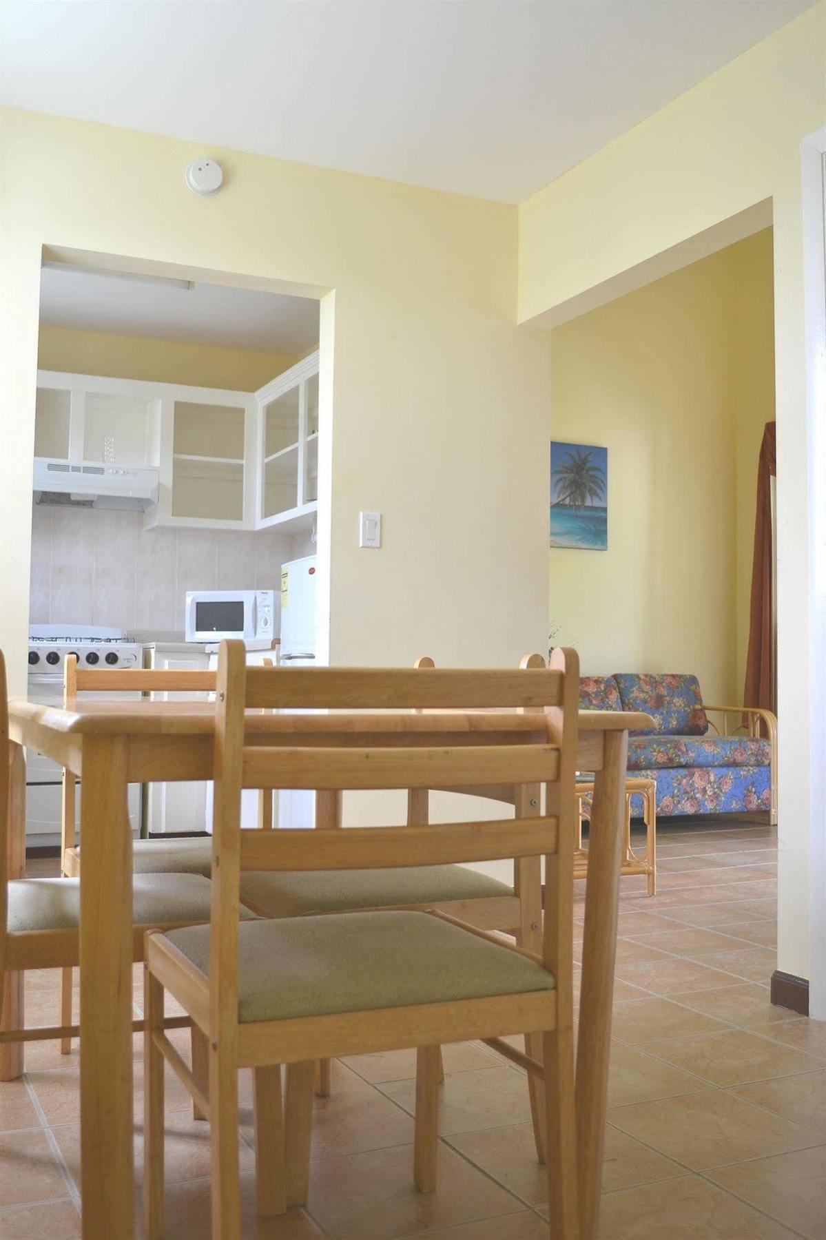 Paige Pond Country Inn St. John's 外观 照片